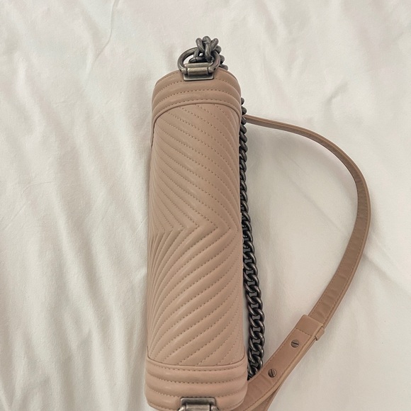 Chanel Boy Flap Bag Chevron Lambskin Old Medium - Picture 8 of 14